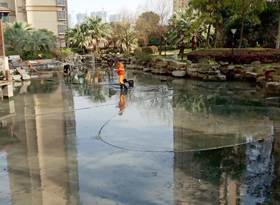 平罗景观池淤泥清理